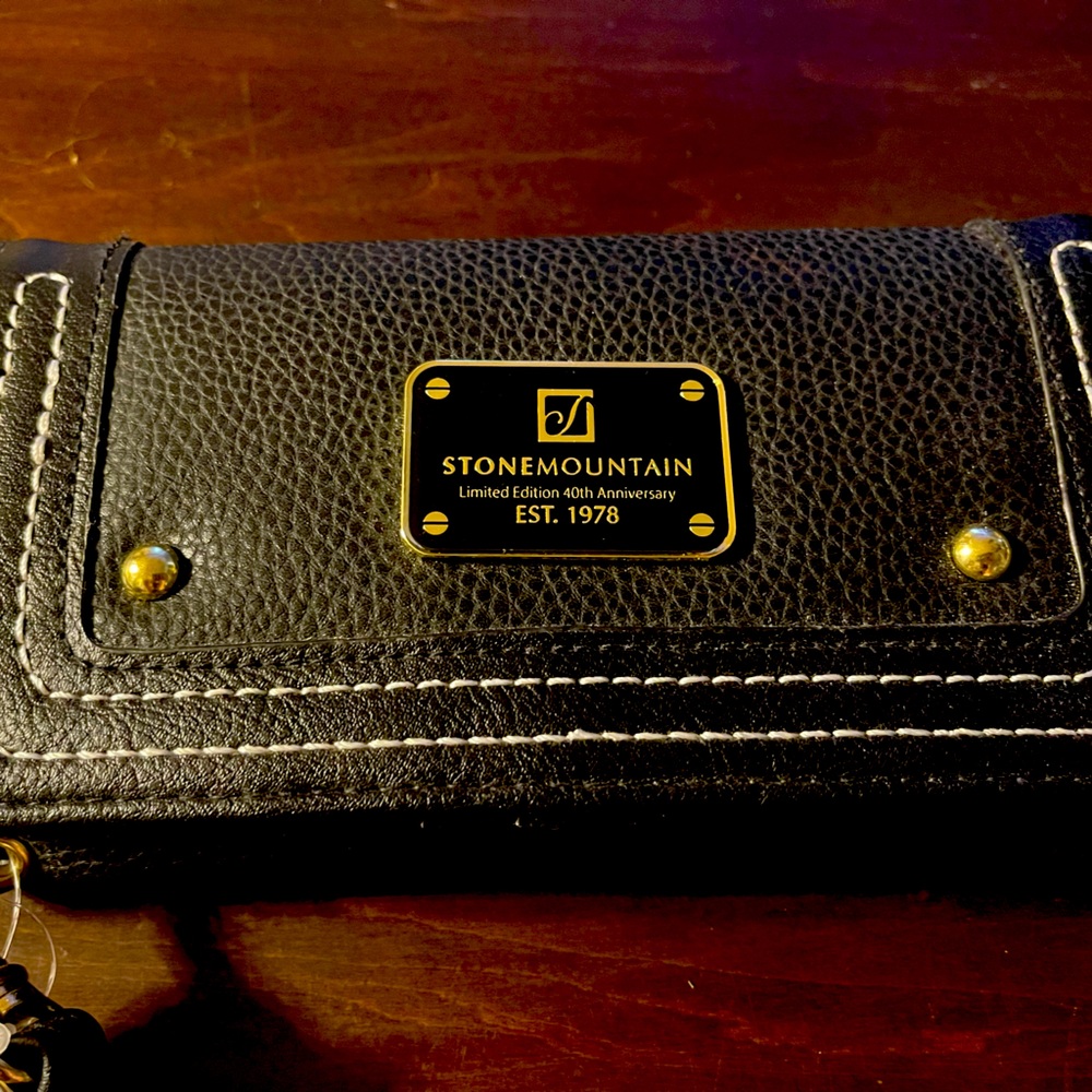 Leather StoneMountain Wallet